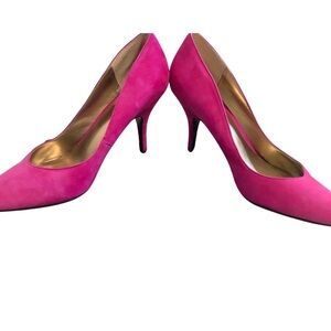 Sexy Suede Pink Pumps by Guess. Size 8